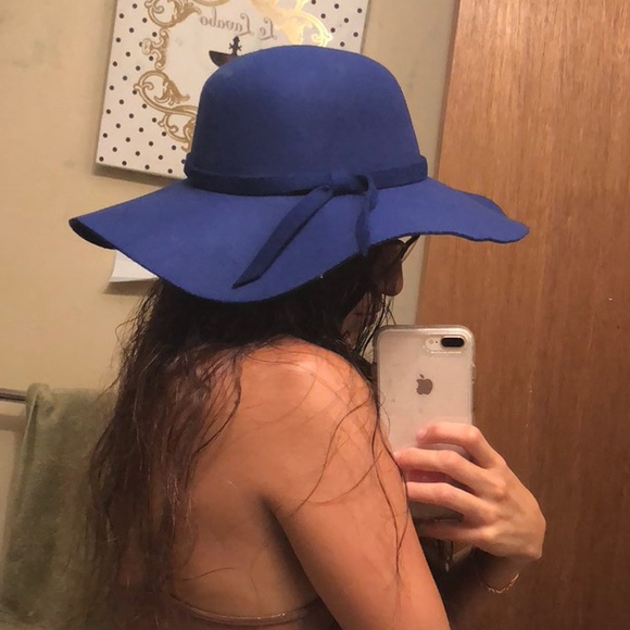 Last one! Blue Brim Hat👒 - Picture 7 of 7